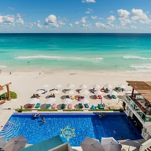 Apartment *turquoise Escape- Beachfront By Casa Paraiso*, Cancun