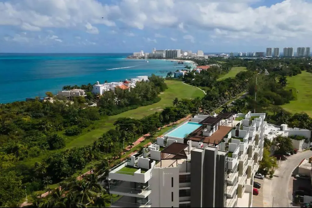 Beautiful Room Well Located In The Hotel Zone Of Cancun Mexico